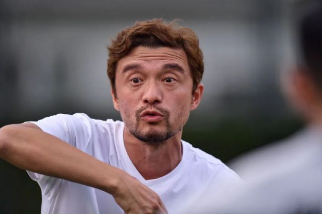 眼见安崇丘不愿意透露买药的用途，叶忠全便按照叶辰之前的指示，准备先随口应承一下安崇丘，随后再给他来个拖字诀。